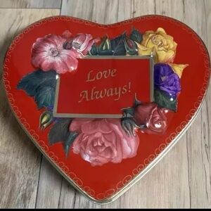 "Love Always" Heart Shaped Red Tin - 3D Flowers ©TINBOXCO DESIGN